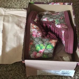 Gucci sneakers brand new